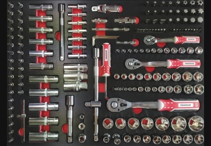 Servante d'atelier 7 tiroirs composée de 237 outils - modules métal